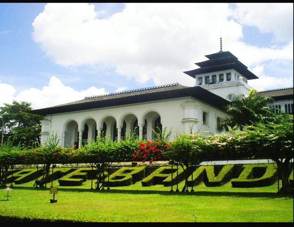 Ciwulan 36 Guest House Bandung Extérieur photo