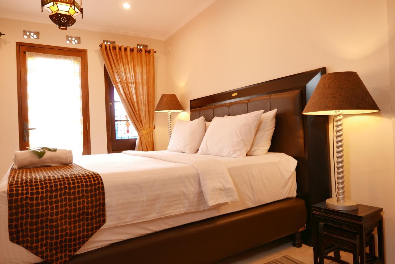 Ciwulan 36 Guest House Bandung Extérieur photo