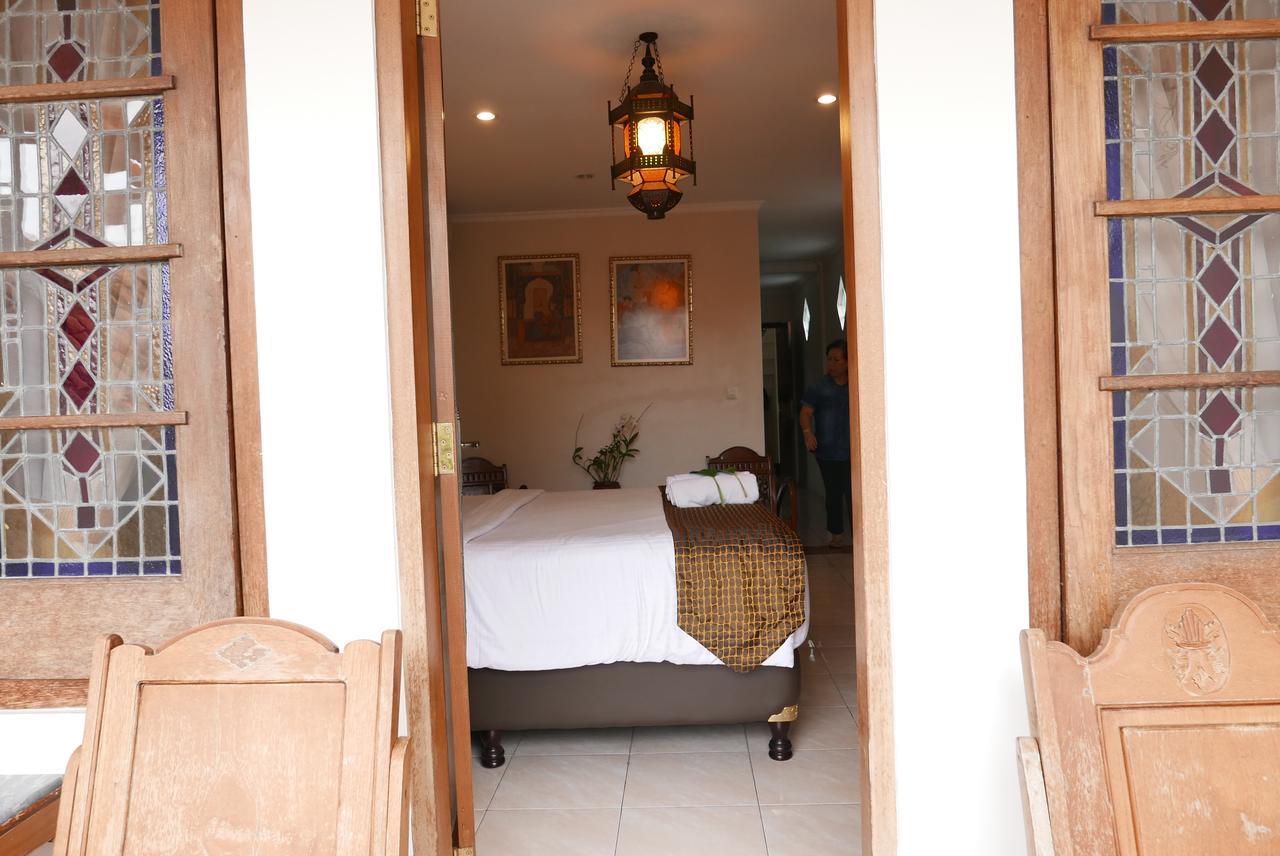 Ciwulan 36 Guest House Bandung Extérieur photo